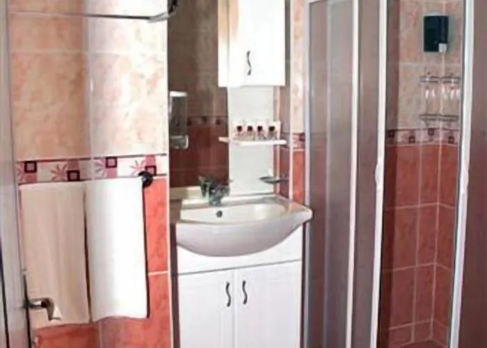 أليكان 1 3* إزمير